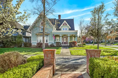 100 Nunan St, Jacksonville, OR 97530