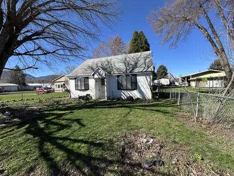 421 Cottonwood St, Mount Vernon, OR 97865