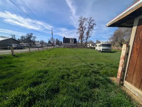 laurel street, Klamath Falls, OR 97601