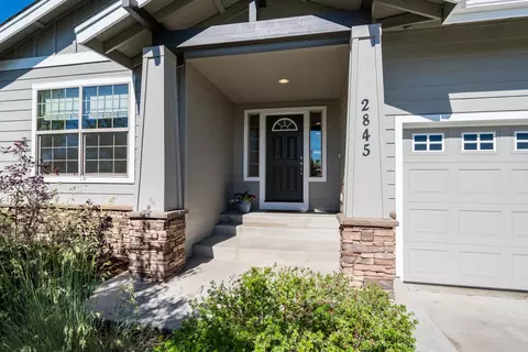 2845 SW 31st St, Redmond, OR 97756