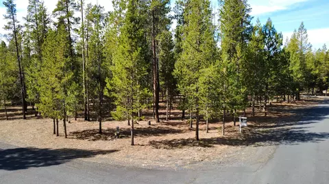 15111 River Loop Dr W, Bend, OR 97707