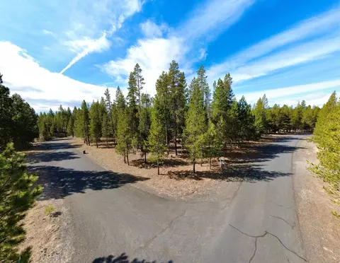 15111 River Loop Dr W, Bend, OR 97707 photo 23
