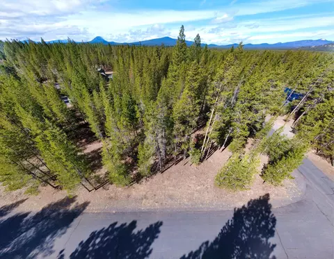 15111 River Loop Dr W, Bend, OR 97707 photo 24