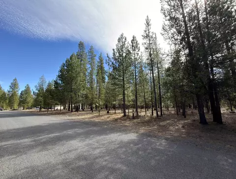 15111 River Loop Dr W, Bend, OR 97707 photo 8