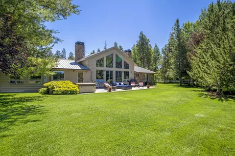 Exterior - 55635 Gatehouse Ln, Bend, OR 97707 photo 2 of 13