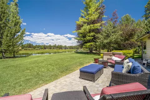 Exterior - 55635 Gatehouse Ln, Bend, OR 97707 photo 4 of 13