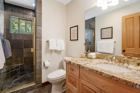 Bath - 55635 Gatehouse Ln, Bend, OR 97707 photo 2 of 3