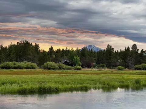 View/Area - 55635 Gatehouse Ln, Bend, OR 97707 photo 5 of 5