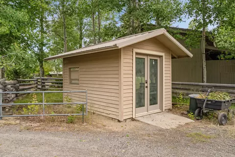 Other - 55635 Gatehouse Ln, Bend, OR 97707 photo 10 of 16