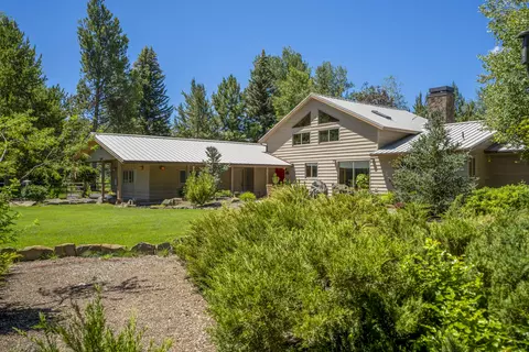 Exterior - 55635 Gatehouse Ln, Bend, OR 97707 photo 11 of 13