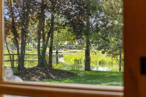 Exterior - 55635 Gatehouse Ln, Bend, OR 97707 photo 5 of 13