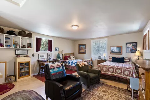 20518 Pine Vista Dr, Bend, OR 97702 photo 41