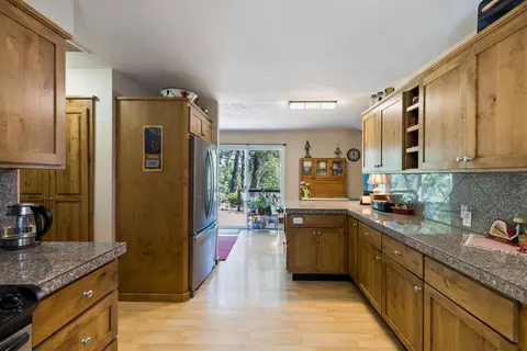 20518 Pine Vista Dr, Bend, OR 97702 photo 22