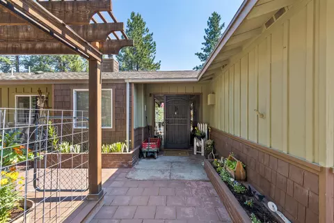 20518 Pine Vista Dr, Bend, OR 97702 photo 6