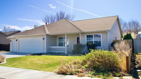 1634 NW Teak Ave, Redmond, OR 97756