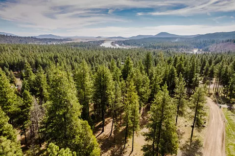 8909 Ponderosa Pl, Klamath Falls, OR 97601