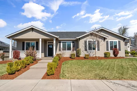 359 Kansas Dr, Medford, OR 97504