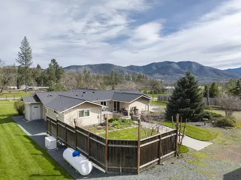 Exterior - 15902 Water Gap Rd, Williams, OR 97544 photo 32 of 33
