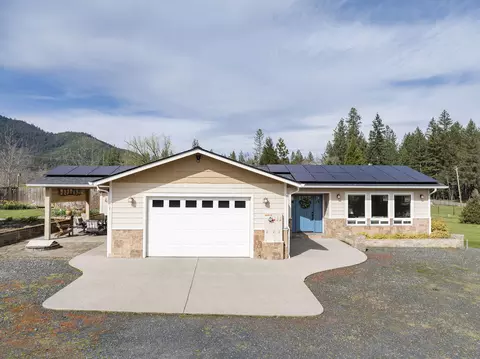 Exterior - 15902 Water Gap Rd, Williams, OR 97544 photo 20 of 33