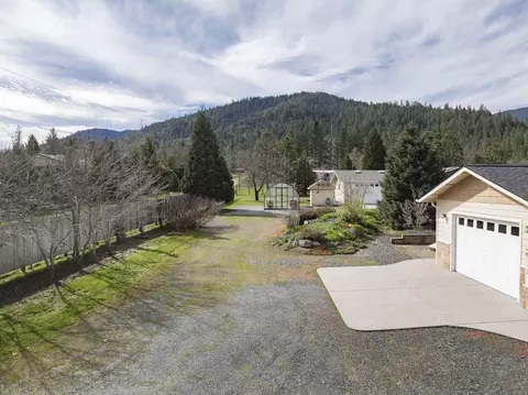 Exterior - 15902 Water Gap Rd, Williams, OR 97544 photo 23 of 33