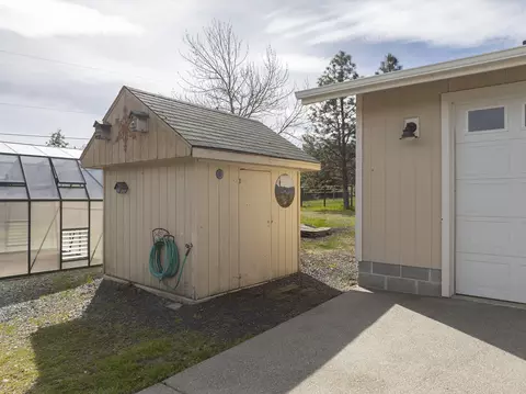 Exterior - 15902 Water Gap Rd, Williams, OR 97544 photo 18 of 33