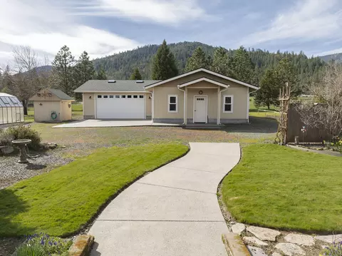 Exterior - 15902 Water Gap Rd, Williams, OR 97544 photo 12 of 33