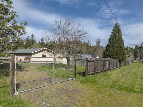 Exterior - 15902 Water Gap Rd, Williams, OR 97544 photo 31 of 33