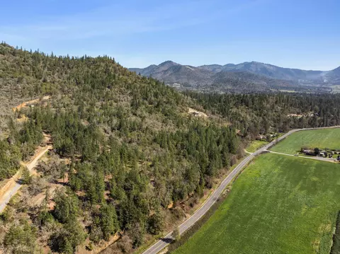 11524 N Applegate Rd, Grants Pass, OR 97527