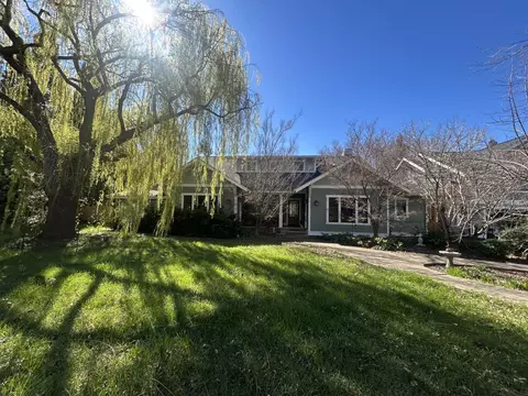 344 E Ashland, Ashland, OR 97520