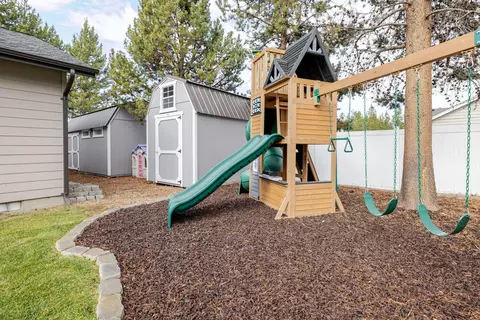Exterior - 51420 Wheeler Rd, La Pine, OR 97739 photo 5 of 10