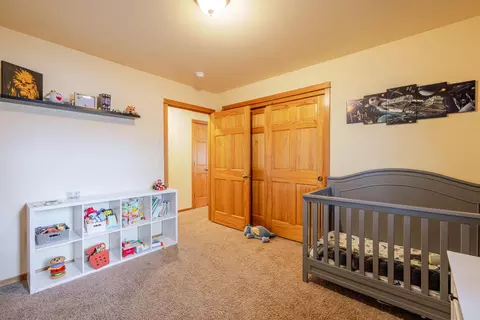 Bedroom - 51420 Wheeler Rd, La Pine, OR 97739 photo 5 of 7