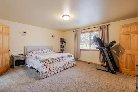 Bedroom - 51420 Wheeler Rd, La Pine, OR 97739 photo 1 of 7
