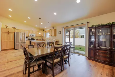 Dining - 51420 Wheeler Rd, La Pine, OR 97739 photo 1 of 2