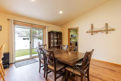 Dining - 51420 Wheeler Rd, La Pine, OR 97739 photo 2 of 2