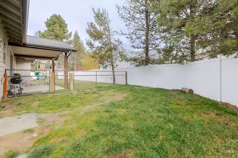 Exterior - 51420 Wheeler Rd, La Pine, OR 97739 photo 2 of 10