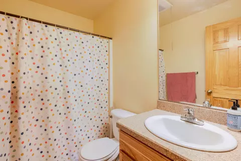 Bath - 51420 Wheeler Rd, La Pine, OR 97739 photo 4 of 4