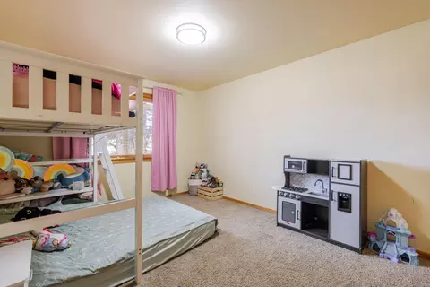 Bedroom - 51420 Wheeler Rd, La Pine, OR 97739 photo 6 of 7