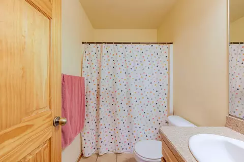 Bath - 51420 Wheeler Rd, La Pine, OR 97739 photo 3 of 4
