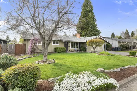 324 Stanley Ave, Medford, OR 97504