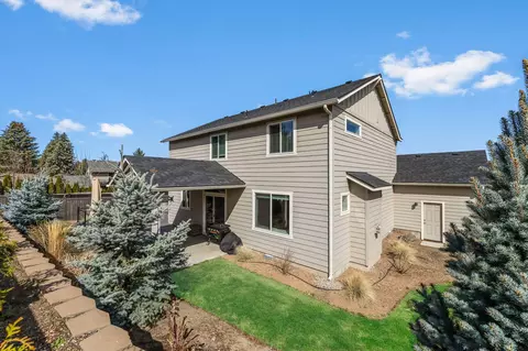Exterior - 1801 NE Shadowcrest Way, Bend, OR 97701 photo 9 of 10