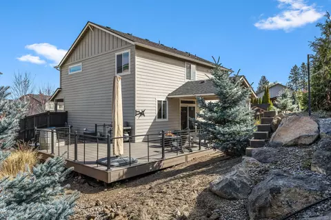 Exterior - 1801 NE Shadowcrest Way, Bend, OR 97701 photo 7 of 10