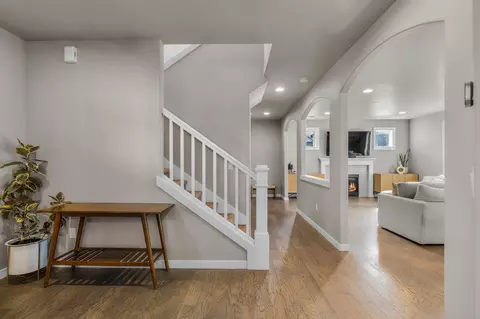 Entry Way - 1801 NE Shadowcrest Way, Bend, OR 97701 photo 2 of 5