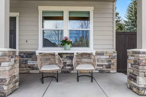 Exterior - 1801 NE Shadowcrest Way, Bend, OR 97701 photo 3 of 10