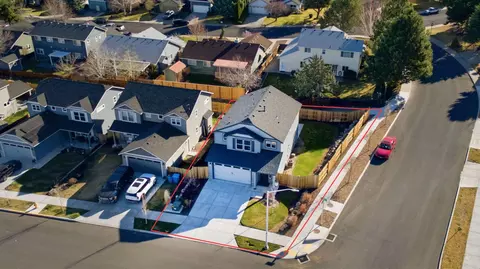 2042 SW 39th St, Redmond, OR 97756