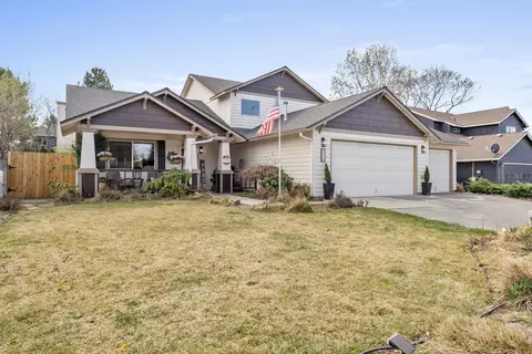 858 NW Poplar Pl, Redmond, OR 97756