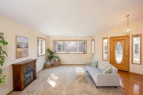 Living - 64769 Saros Ln, Bend, OR 97703 photo 3 of 8