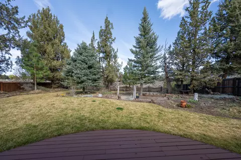 Exterior - 64769 Saros Ln, Bend, OR 97703 photo 8 of 10