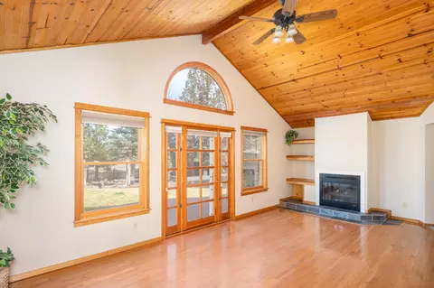 Living - 64769 Saros Ln, Bend, OR 97703 photo 8 of 8