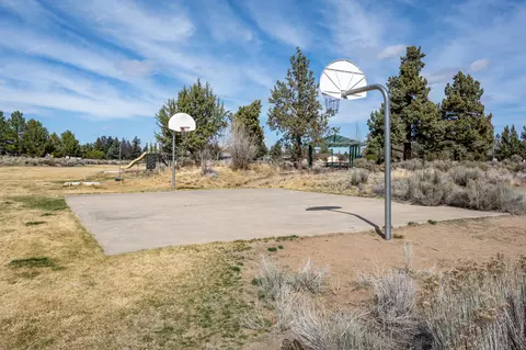 Exterior - 64769 Saros Ln, Bend, OR 97703 photo 9 of 10