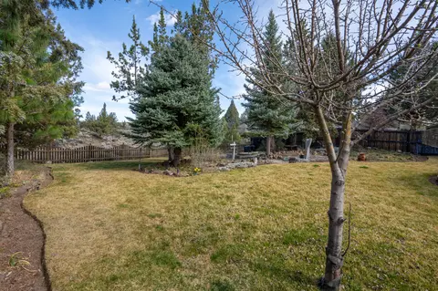 Exterior - 64769 Saros Ln, Bend, OR 97703 photo 5 of 10